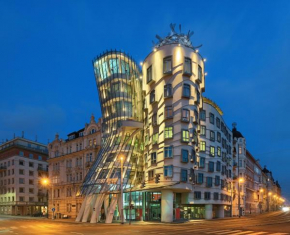 Гостиница Dancing House - Tančící dům hotel  Прага